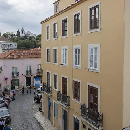 Appartement Charming And Bright Townhouse 3bdr By Lovelystay Lissabon