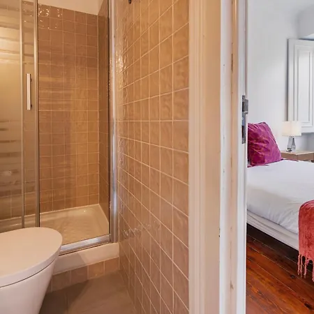 아파트 Charming And Bright Townhouse 3bdr By Lovelystay *