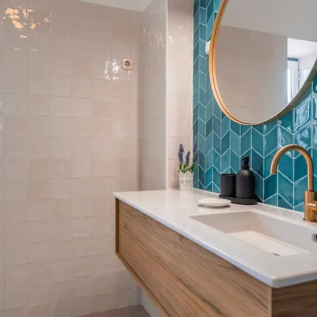 Charming And Bright Townhouse 3bdr By Lovelystay 아파트 리스본