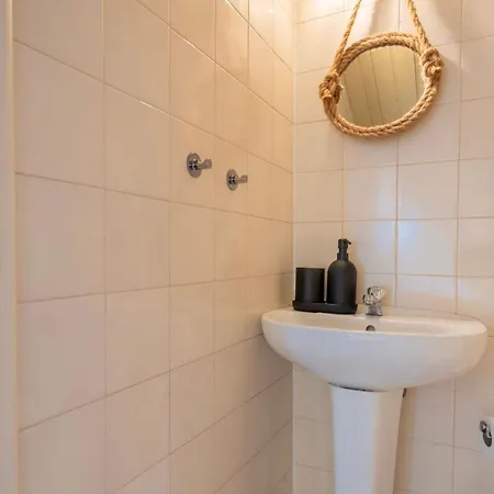 Charming And Bright Townhouse 3bdr By Lovelystay 아파트 리스본
