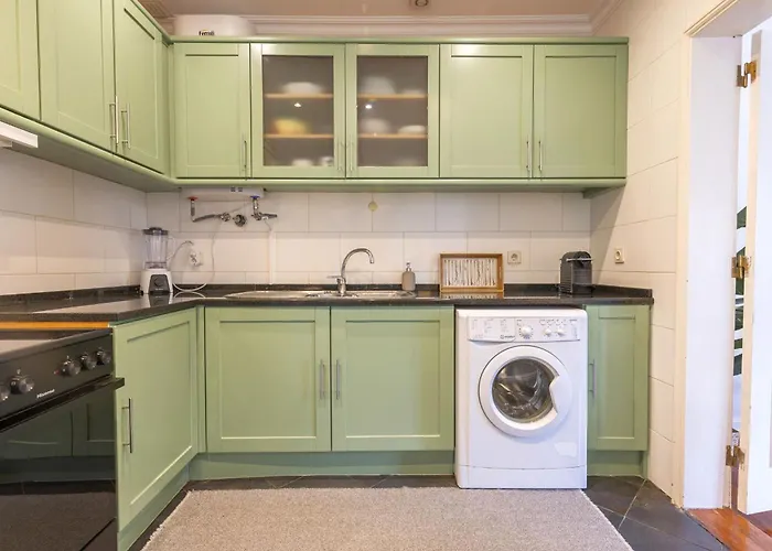 Charming And Bright Townhouse 3bdr By Lovelystay リスボン