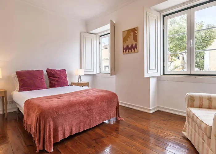 アパート Charming And Bright Townhouse 3bdr By Lovelystay リスボン