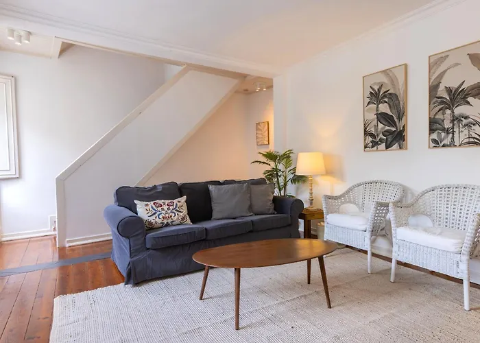 Charming And Bright Townhouse 3bdr By Lovelystay リスボン