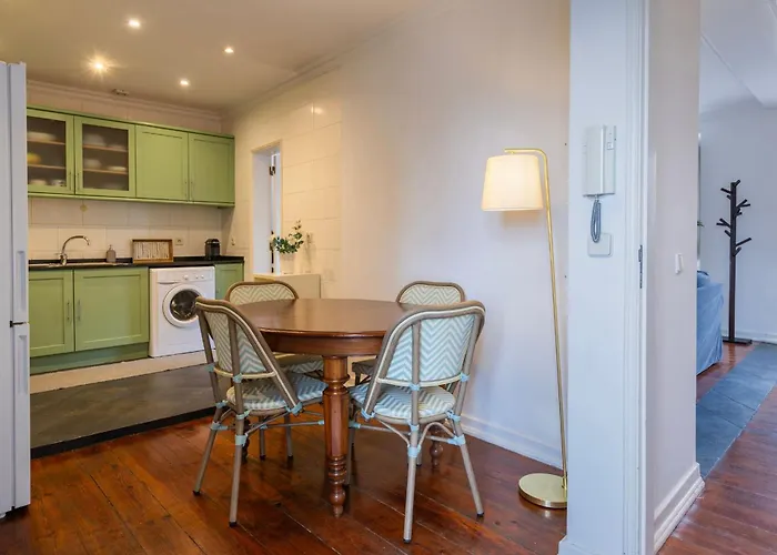 アパート Charming And Bright Townhouse 3bdr By Lovelystay リスボン