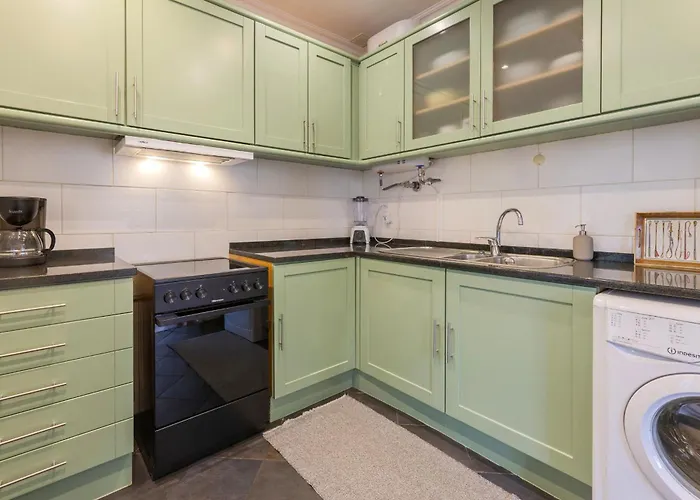 Charming And Bright Townhouse 3bdr By Lovelystay リスボン