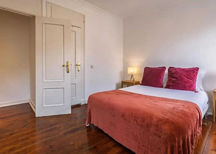 Charming And Bright Townhouse 3bdr By Lovelystay リスボン