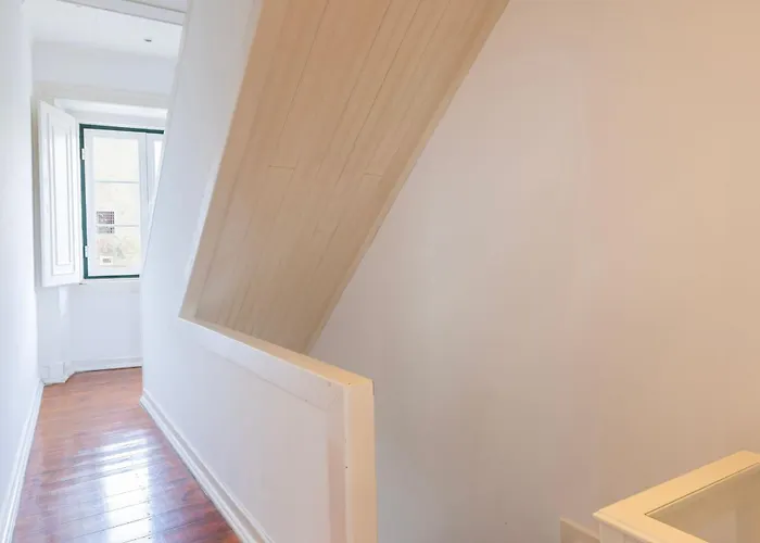 アパート Charming And Bright Townhouse 3bdr By Lovelystay リスボン