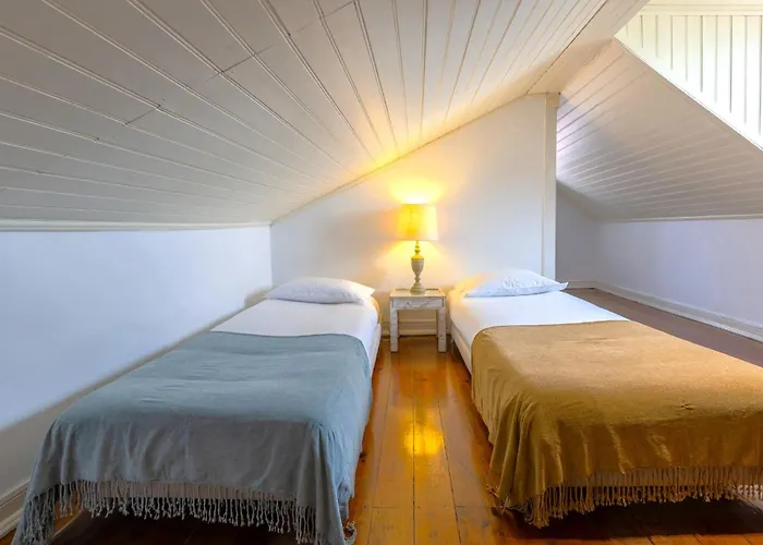 Charming And Bright Townhouse 3bdr By Lovelystay