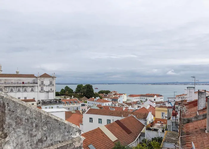 Charming And Bright Townhouse 3bdr By Lovelystay * リスボン