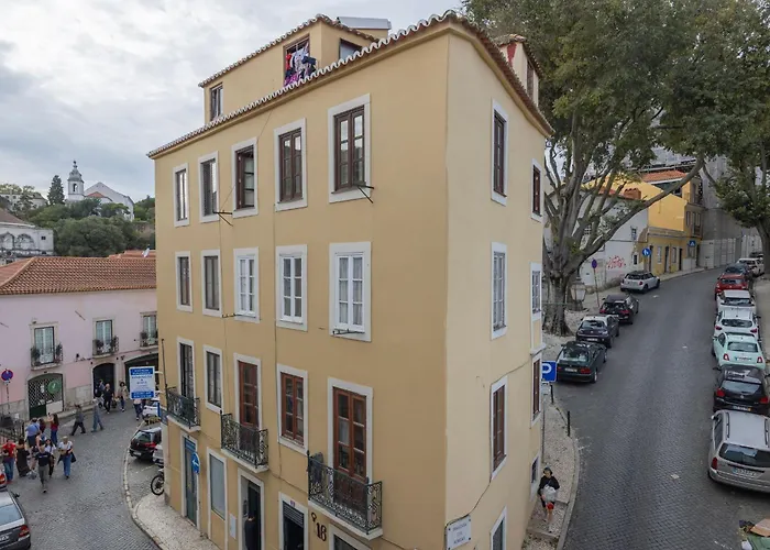 Charming And Bright Townhouse 3bdr By Lovelystay リスボン